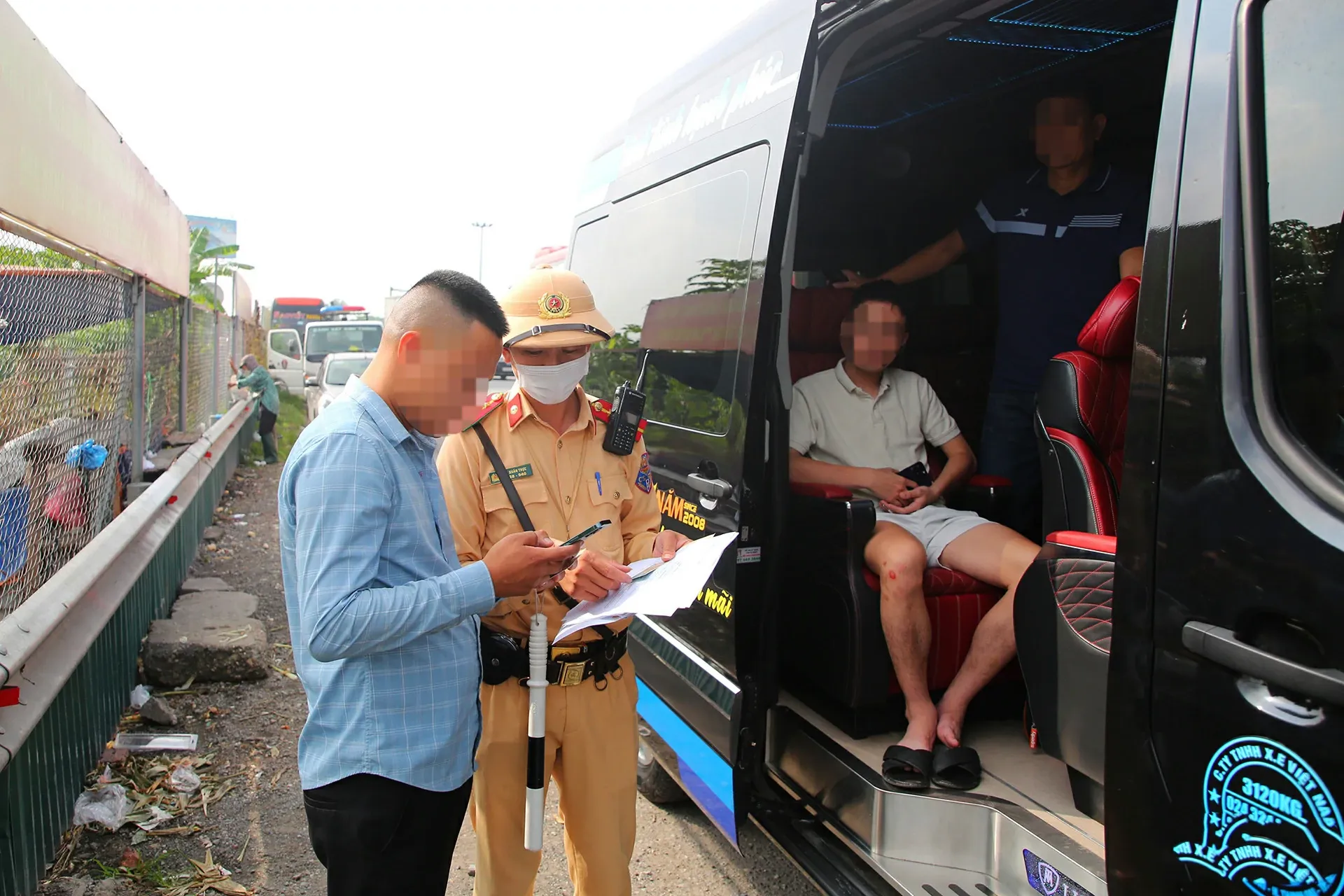 BỘ CÔNG AN ĐỀ XUẤT SỬA ĐỔI NGHỊ ĐỊNH 168: MÔ TẢ KỸ VI PHẠM CỦA Ô TÔ HỢP ĐỒNG TRÁ HÌNH