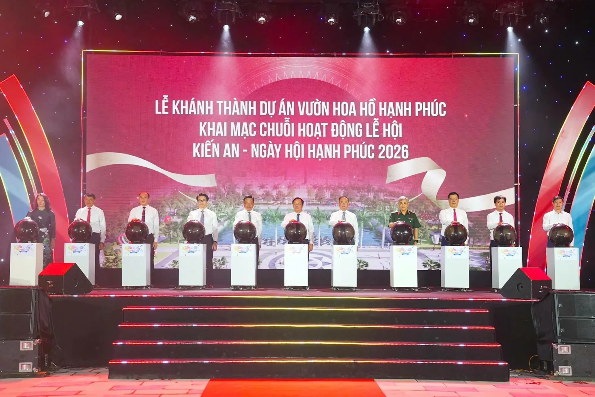 RỰC RỠ SẮC MÀU HẠNH PHÚC TẠI KIẾN AN