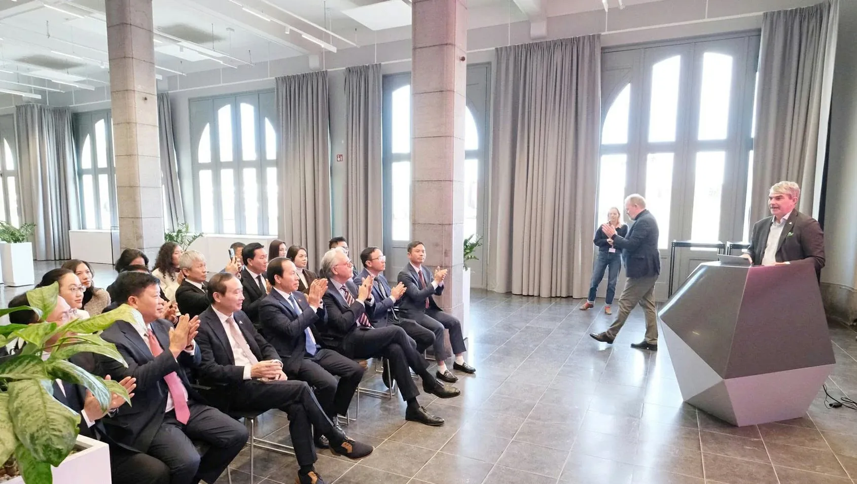 VƯƠNG QUỐC BỈ KẾT NỐI HỢP TÁC VỚI CẢNG QUỐC TẾ HẢI PHÒNG MỞ RA NHIỀU CƠ HỘI MỚI