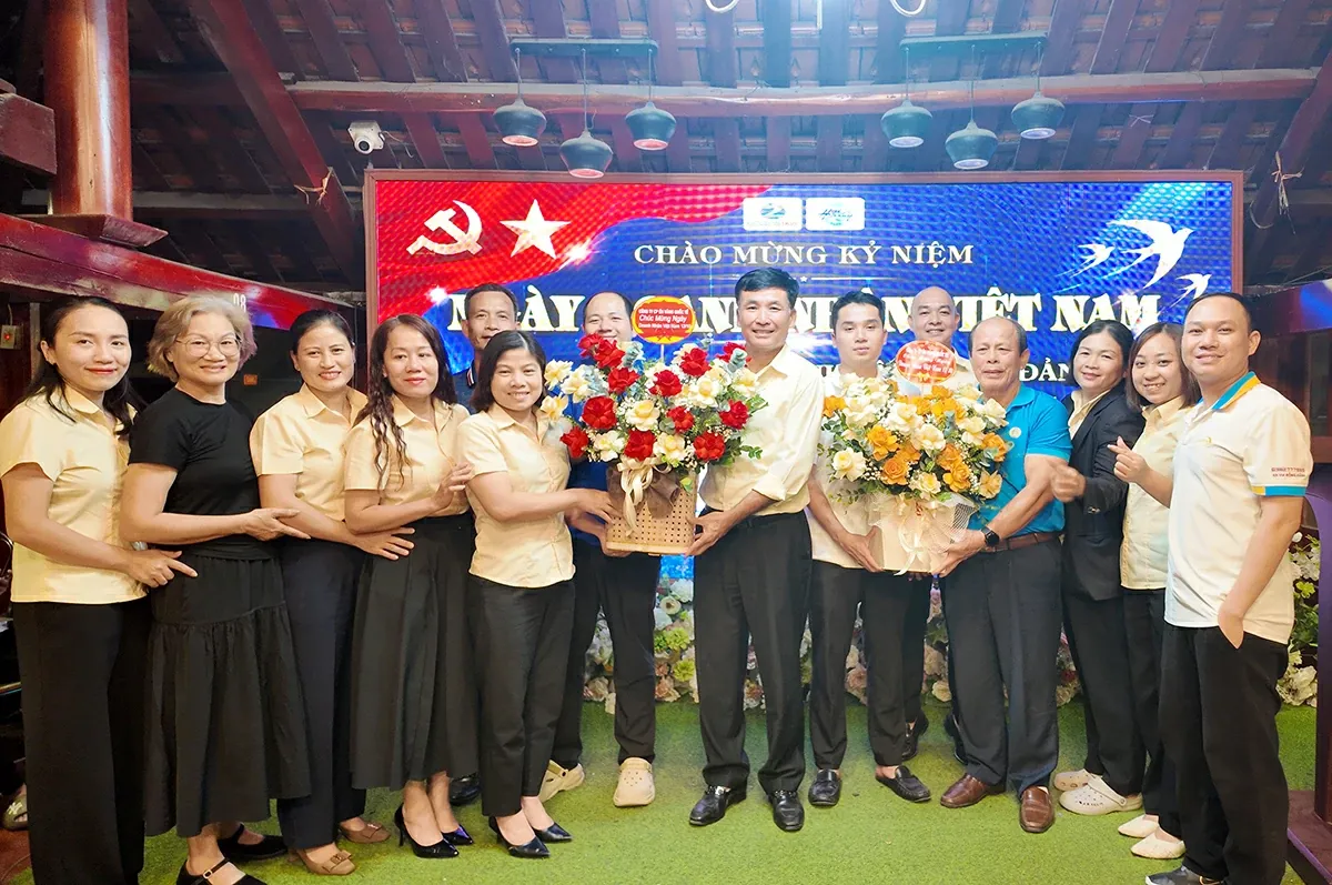 ÉN VÀNG TAXI CHÚC MỪNG NGÀY DOANH NHÂN VIỆT NAM 13/10 – VỮNG BẢN LĨNH, SÁNG TẦM NHÌN, VƯƠN TẦM THÀNH CÔNG!