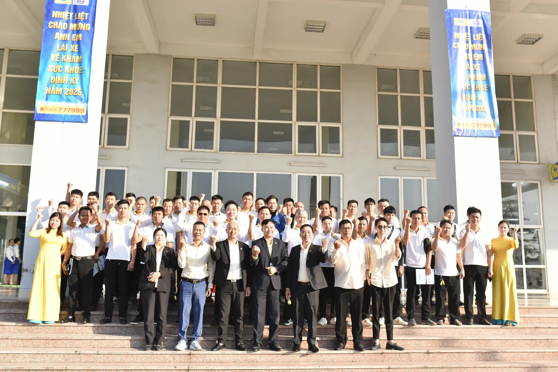 LỄ KÝ KẾT HỢP TÁC KHAI TRƯƠNG DỊCH VỤ ĐƯA ĐÓN BỆNH NHÂN KHÁM CHỮA BỆNH & KHÁM SỨC KHỎE ĐỊNH KỲ CHO CBCNV, ANH EM LÁI XE ÉN VÀNG TAXI 2025