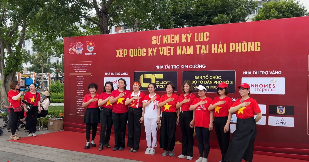 SỰ KIỆN SIÊU TỰ HÀO - ÉN VÀNG TAXI CHUNG TAY CÙNG XÂY DỰNG KỶ LỤC XẾP QUỐC KỲ VIỆT NAM TẠI HẢI PHÒNG 2025