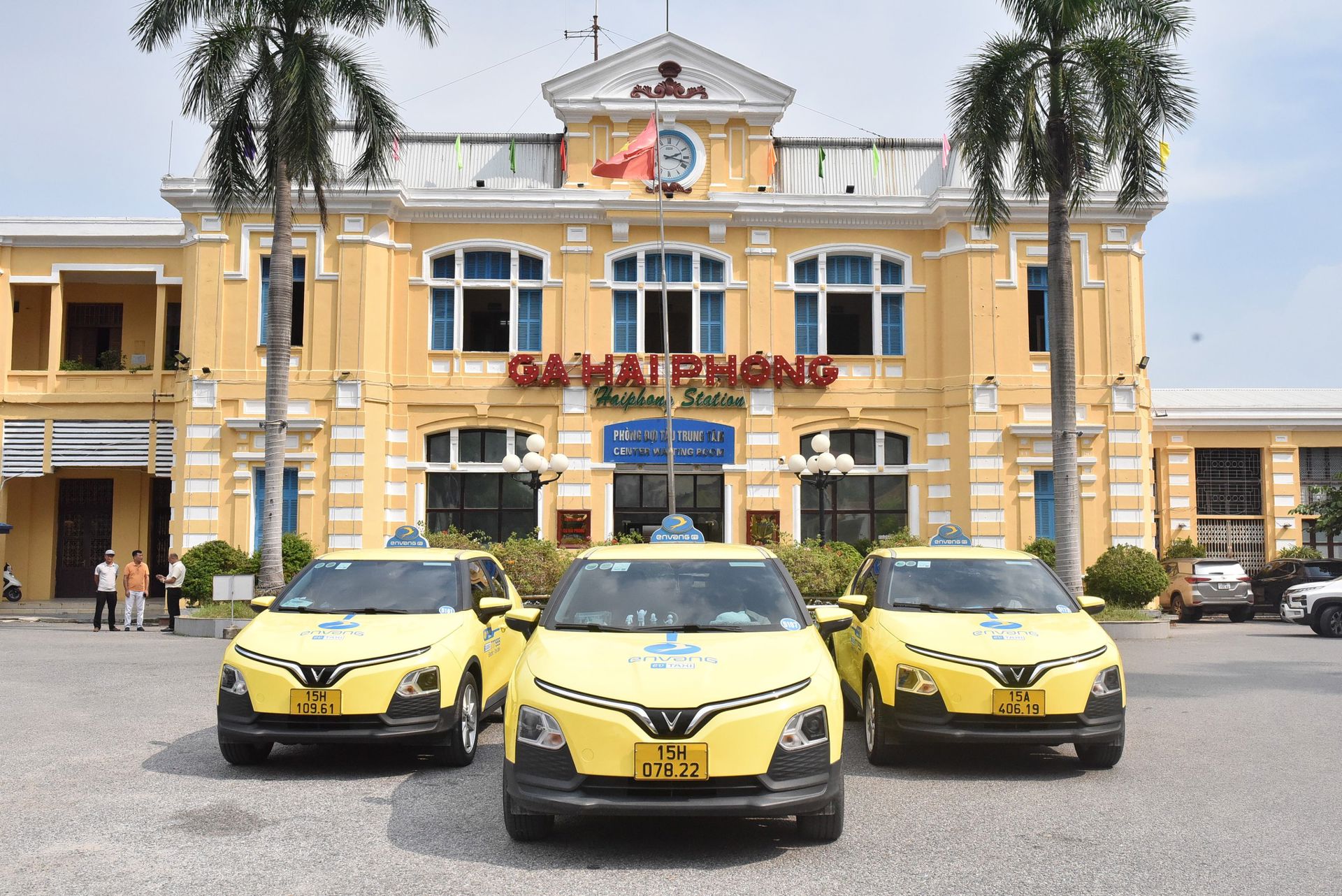 ÉN VÀNG TAXI PHỐI HỢP VỚI GA THƯỢNG LÝ / GA HẢI PHÒNG CÙNG HỆ THỐNG XE BUS THÀNH PHỐ ĐƯA ĐÓN CBCNV TỪ GA VỀ TT HÀNH CHÍNH THÀNH PHỐ